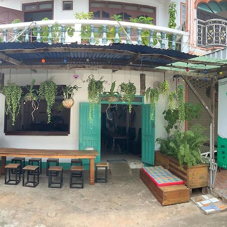 La Casa - Thakhek Hostel Kültér fotó